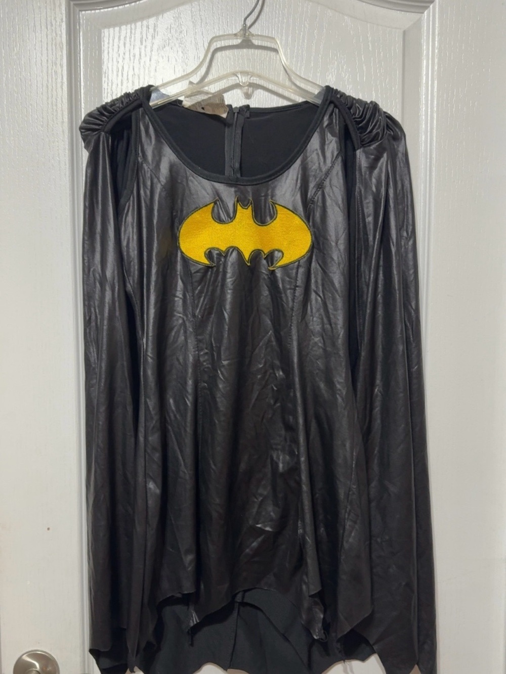 Warner Bros. Black Cape with Yellow Bat Girl- Teen/Juniors Superhero Costume